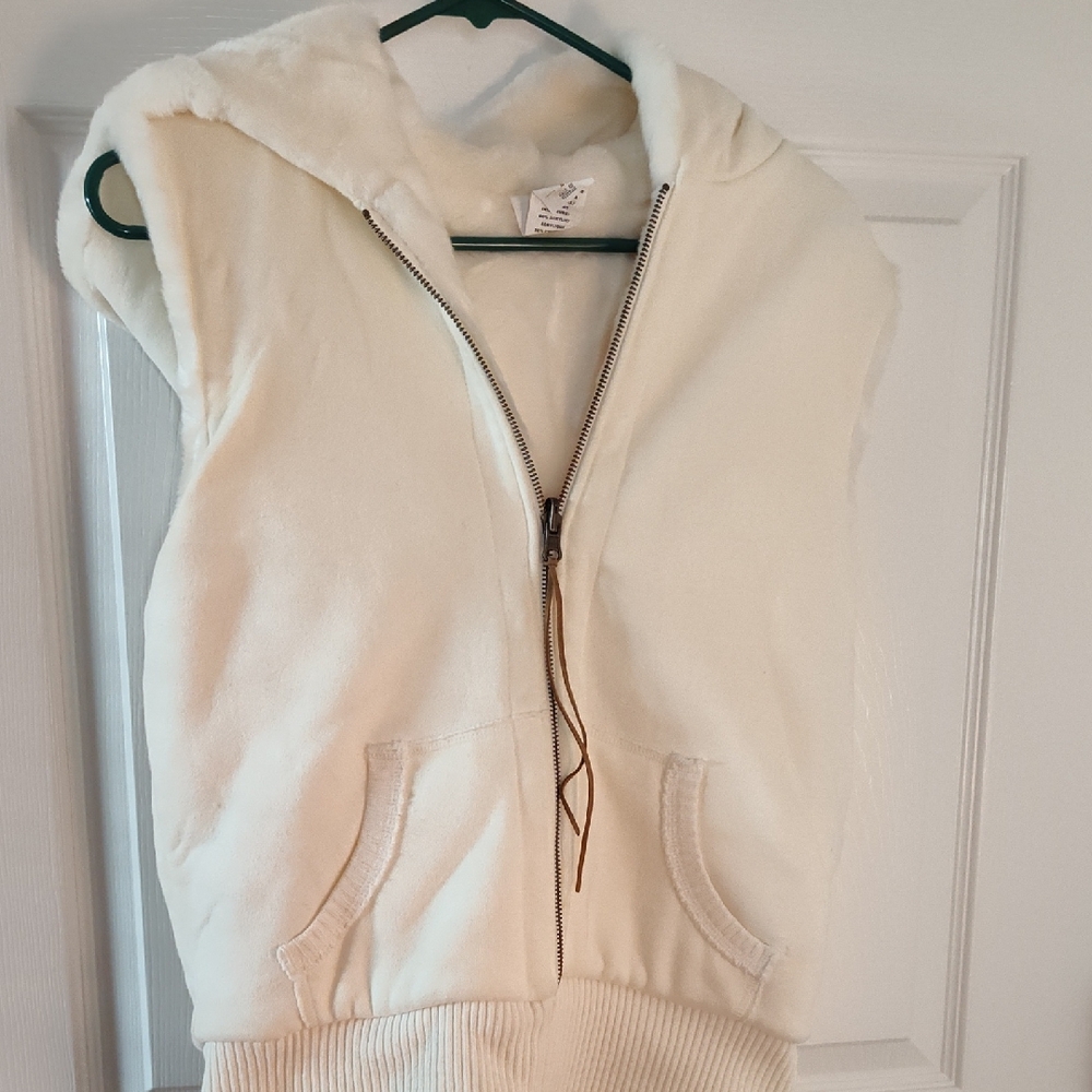 Old Navy Cream Fleece Vest